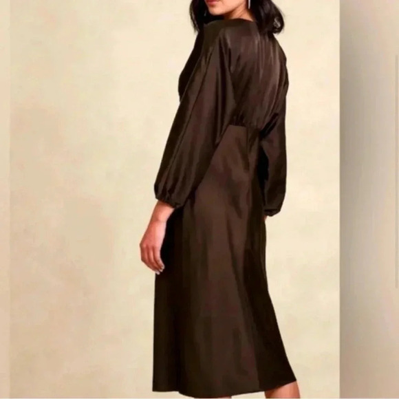 BANANA REPUBLIC BLOUSSANT-SLEEVE
MIDI DRESS - Picture 1 of 10